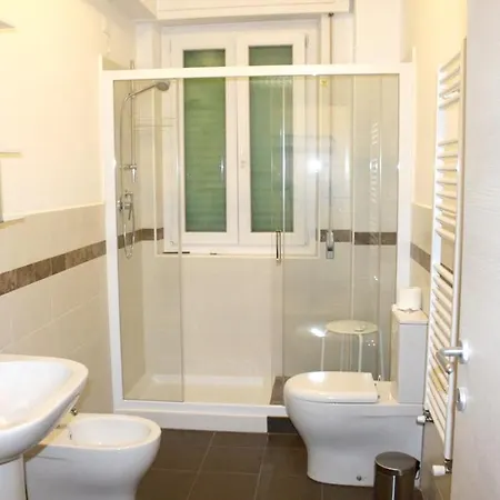 With One Bedroom In With Wonderful City View And Furnished Terrace 6 Km From The Beach Apartament La Spezia